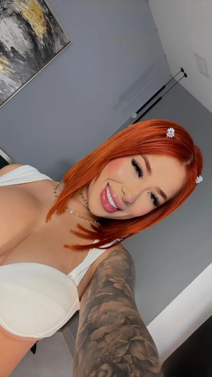 XXX Sex Nude Pic of MadelineFox